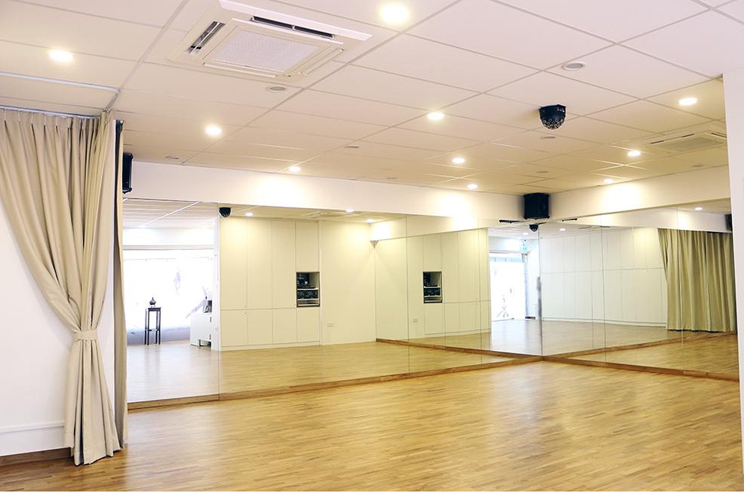DANCE STUDIO NEAR CHINATOWN 12-16 PAX-0