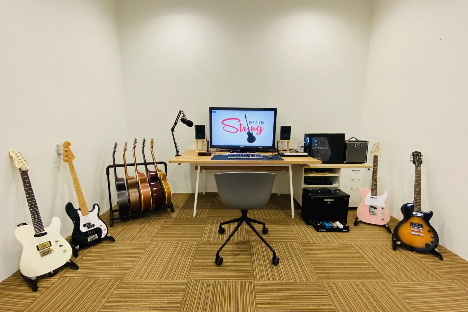 The Sixth String (Guitar Room)-0